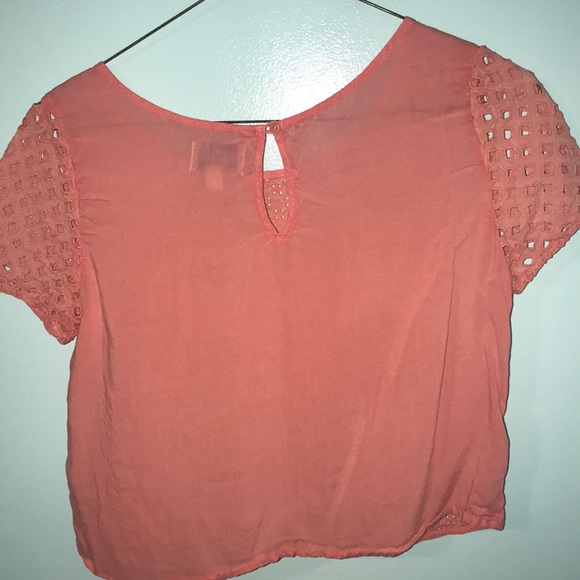 American Eagle Crop Top - Picture 2 of 2